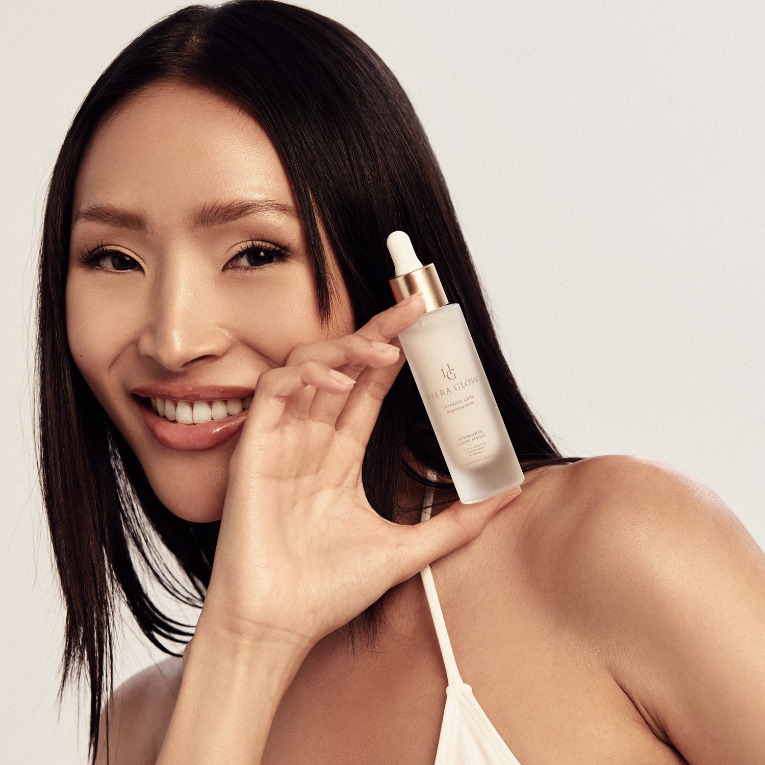 Hera Glow | Aydınlatıcı Serum – Pürüzsüz Bakım ve Işıltı Verici Etki